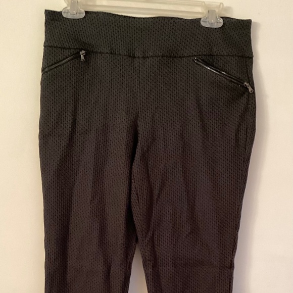 Women’s Size 8 Navy on Navy Diamond Patterned Van Heusen Pull On Pants - Picture 1 of 9